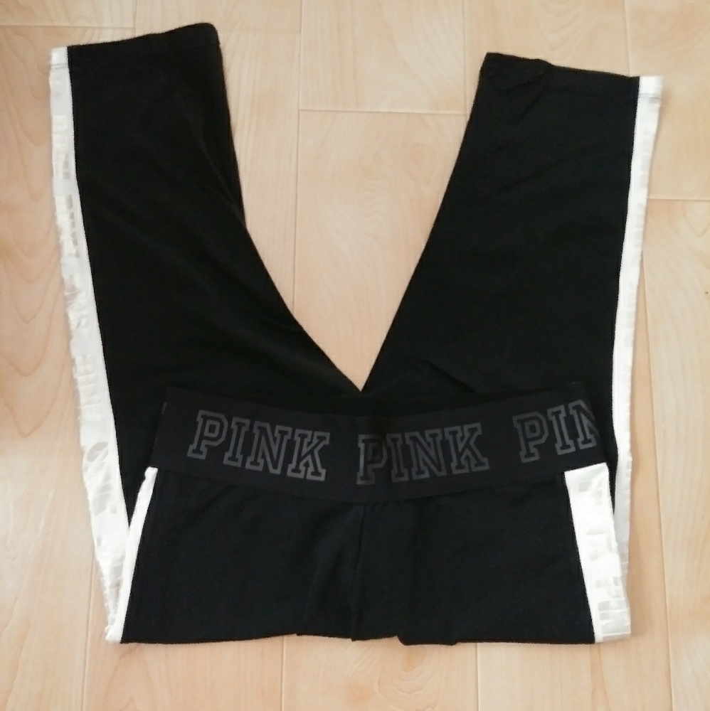 Cropped PINK Victoria Secret Leggings